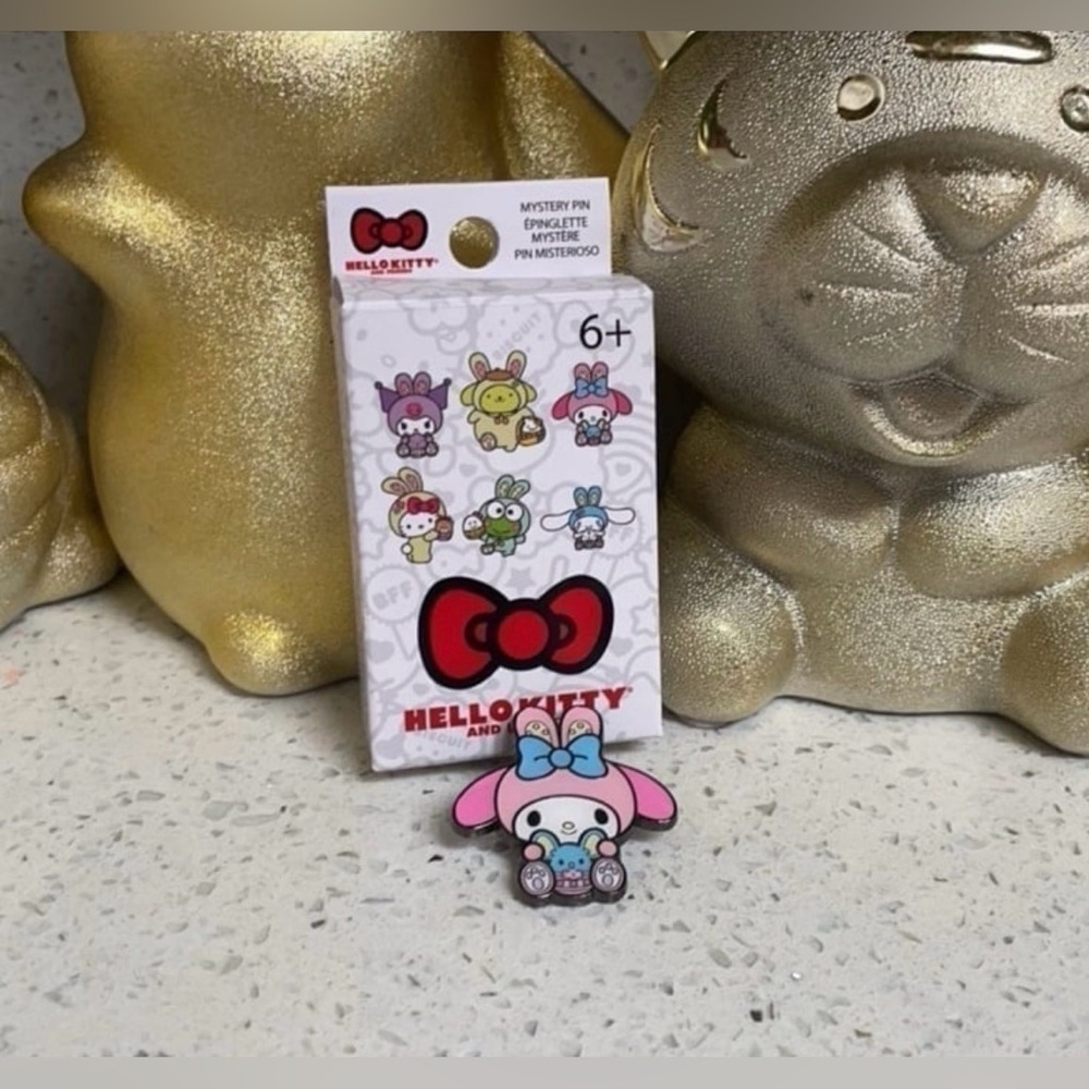 Hello Kitty Mystery Pin - Picture 4 of 5